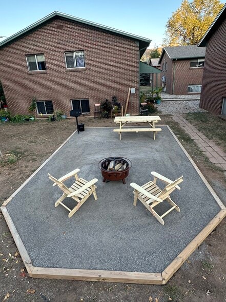 Building Photo - 926 James Ct