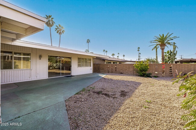 Building Photo - 3738 E Glenrosa Ave