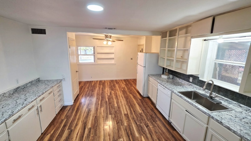 Building Photo - 108 W 27th St