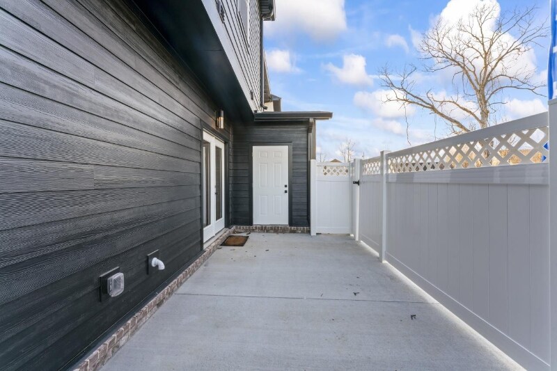 Building Photo - 2128 Gracie Bug Lp