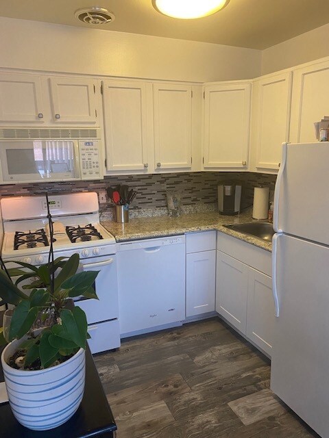 Kitchen - 1519 S George Mason Dr