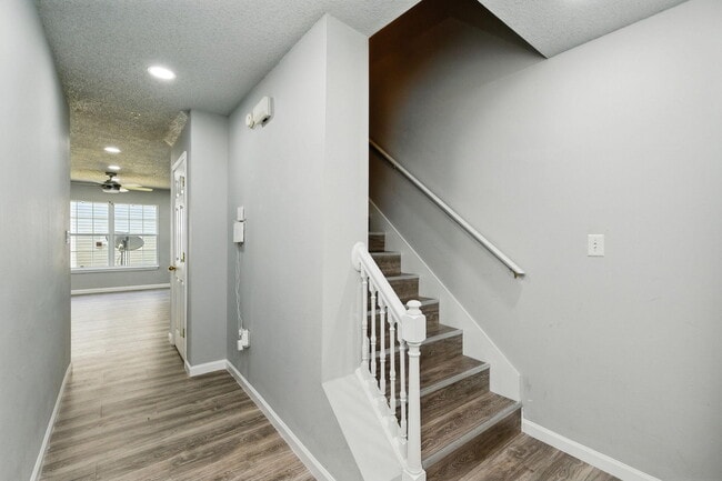 Building Photo - 303 Crooked Pine Trail