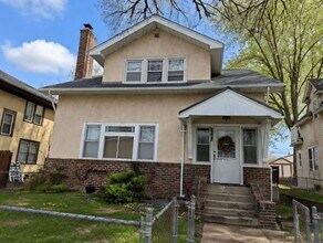 Building Photo - 3505 18th Ave S