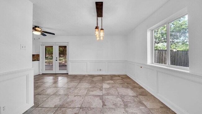 Building Photo - Find comfort, style, and convenience in this beautiful 3-bedroom home located in a desirable gate...