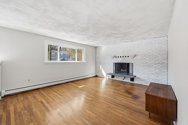 Building Photo - 43 Little John Dr