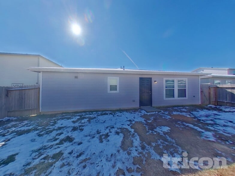 Building Photo - 15673 Briar Frst Dr