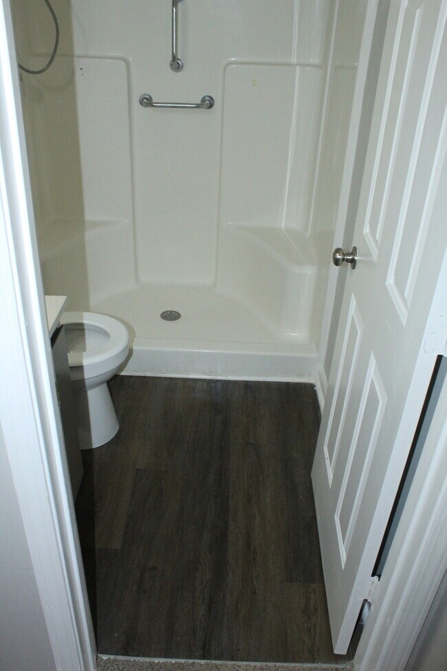 Building Photo - Totally renovated 2-bedroom, 2-full-bath townhome located in West Augusta