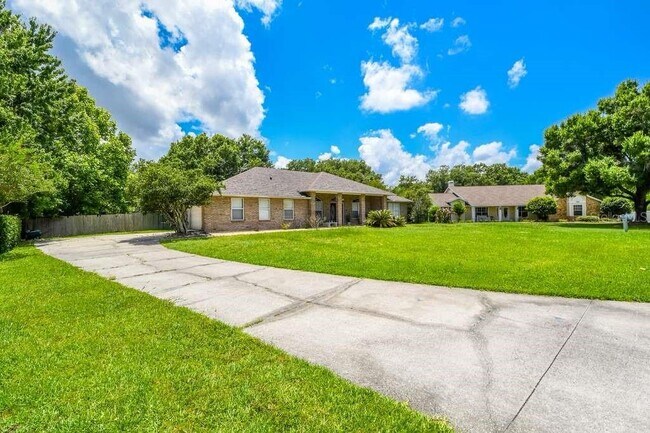 Building Photo - 2396 Nightingale Ln