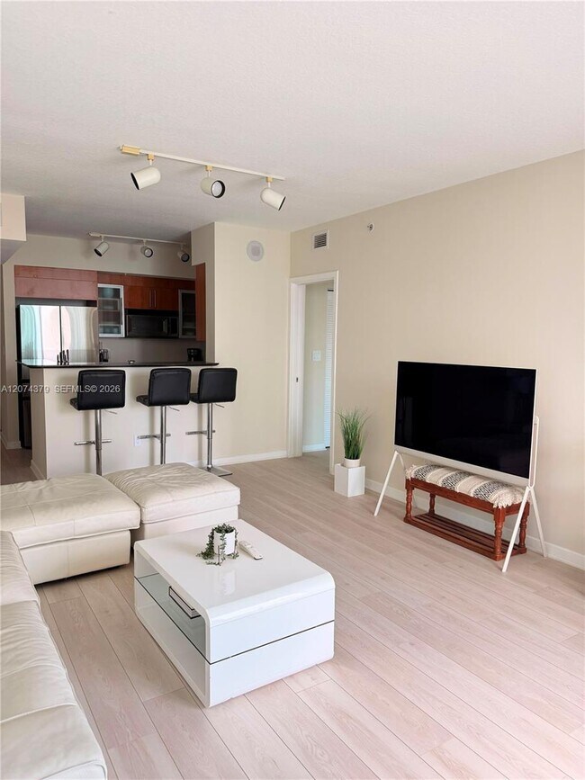 Building Photo - 335 S Biscayne Blvd