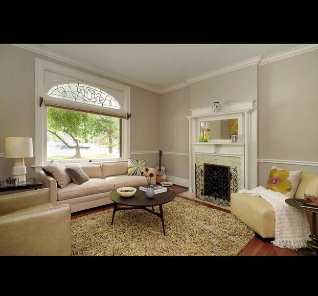 Building Photo - 220 E Deshler Ave