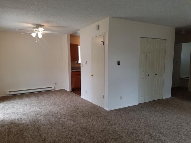 Building Photo - Cozy 2 bedroom in quiet cul-de-sac