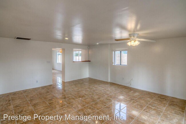 Building Photo - 4 br, 2 bath House - 4656 E 14th St