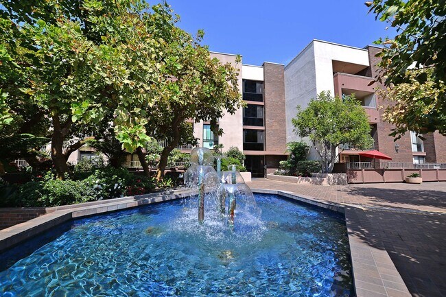 Building Photo - Marina District 2 Bedroom at Marina Park! ...