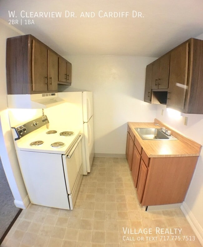 Building Photo - NO Steps! Affordable 2-Bed Convenient to I...
