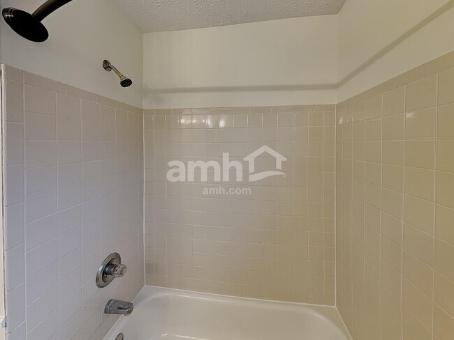 Building Photo - 328 Prairie Run Dr