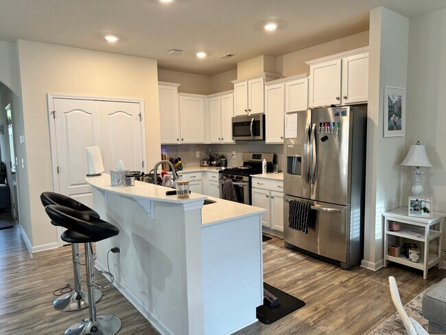 Building Photo - 529 Common Raven Ct