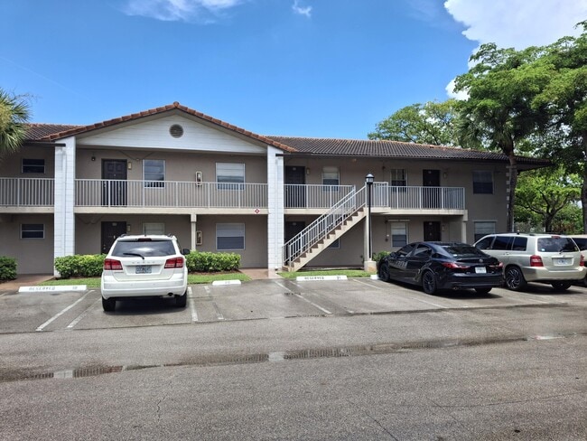 Building Photo - 8770 Royal Palm Blvd
