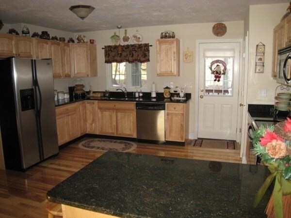 Building Photo - 307 Shrewsbury St