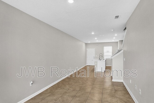 Building Photo - 540 Running Wds St
