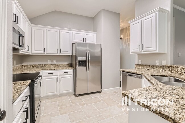 Building Photo - 1705 Alpine Dr