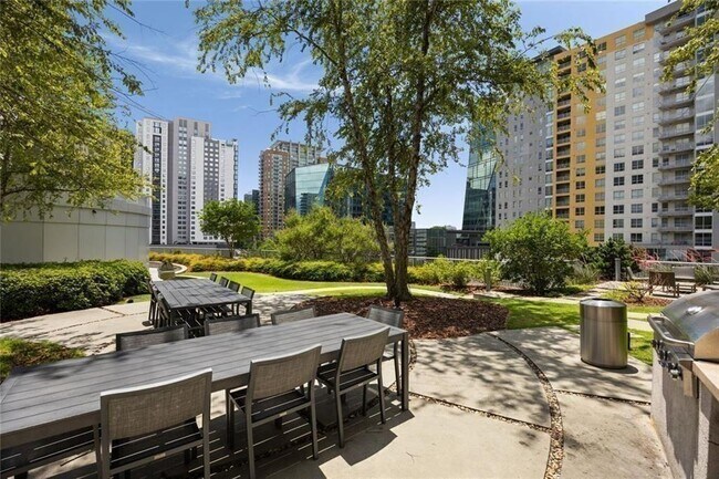 Building Photo - 44 Peachtree Pl NW