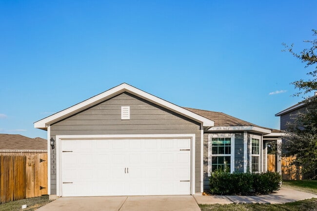 Building Photo - 27049 Leonardo Dr