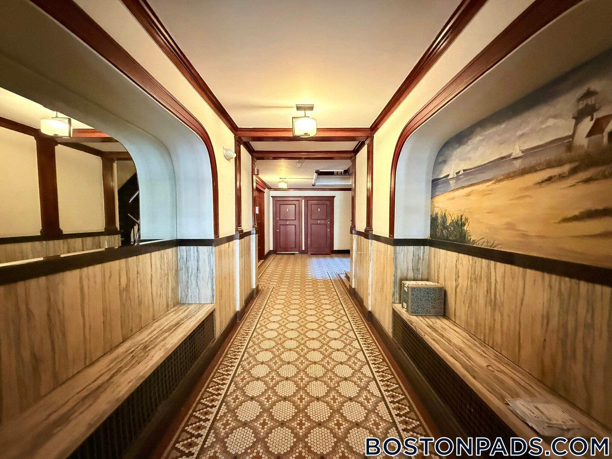 Building Photo - 452 Park Dr