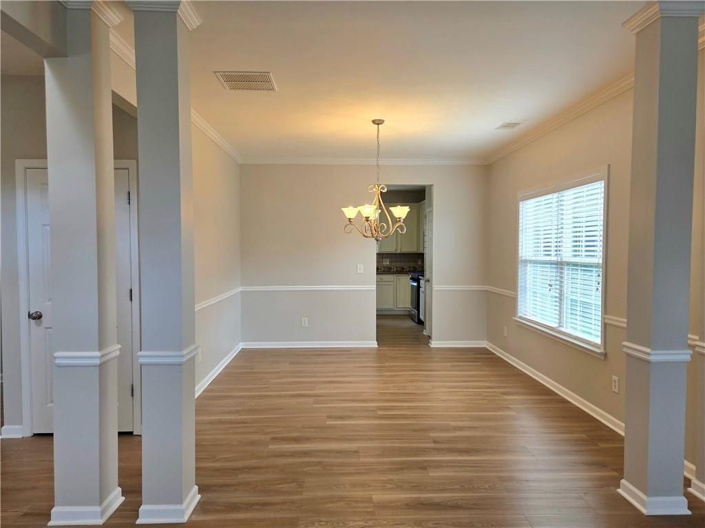 Building Photo - 621 Roxtree Ct NE