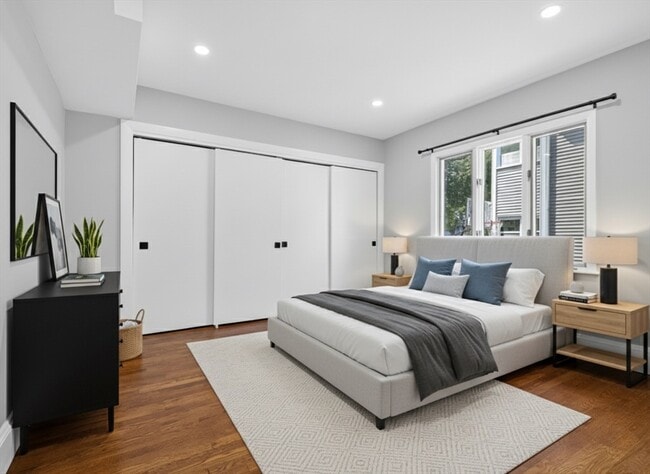 Building Photo - 111 Sharon St