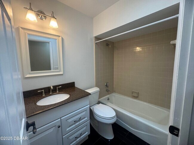 Building Photo - 1917 Goldenrod Way