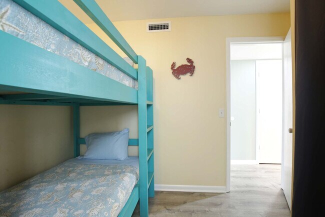 Building Photo - 608 Carolina Beach Ave S