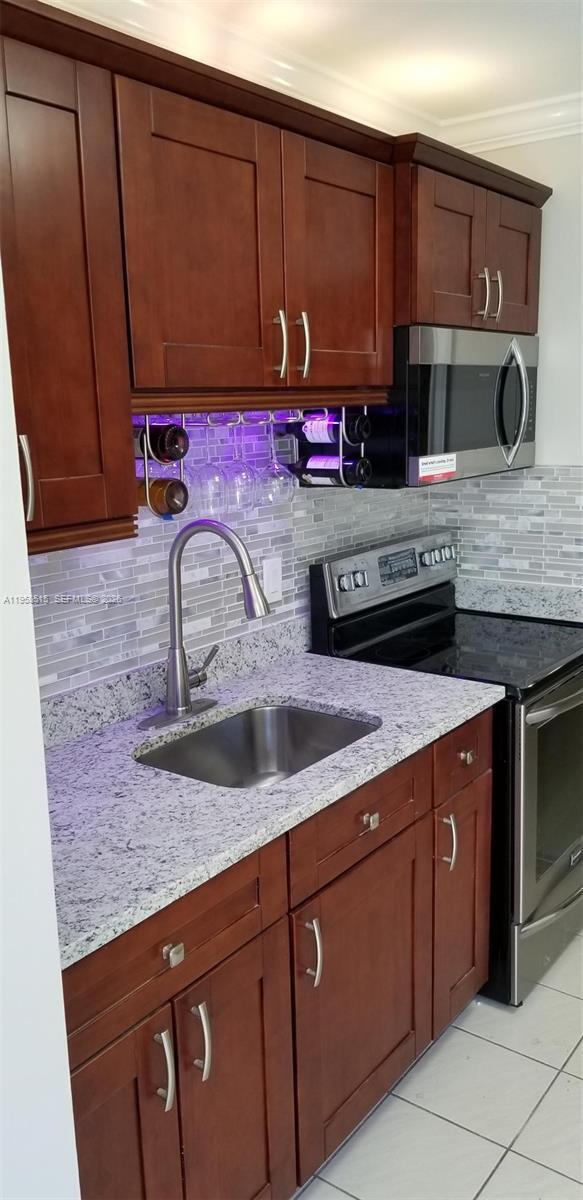 Building Photo - 333 SE Martin Ave