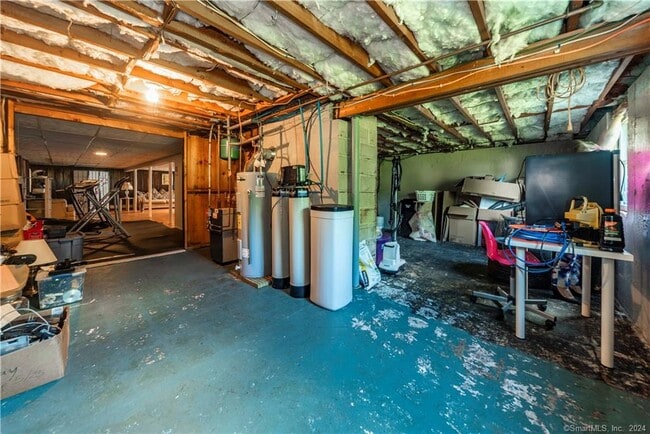 Building Photo - 70 Ivy Rd