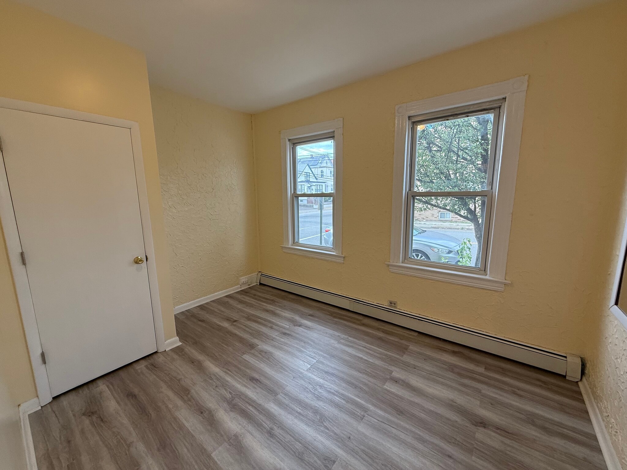 Building Photo - 144 Midland Ave