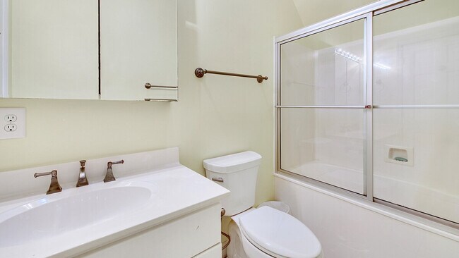 Building Photo - 546 Collins Meadow Dr