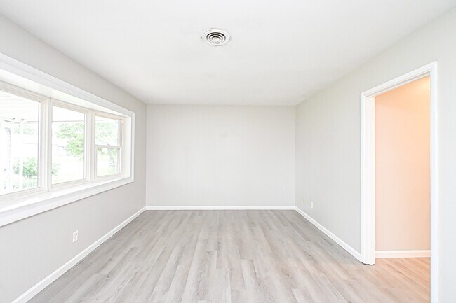 Building Photo - 2530 Bellfield St