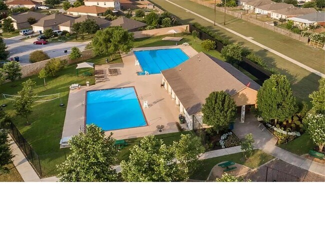 Building Photo - 132 Dollars Dr