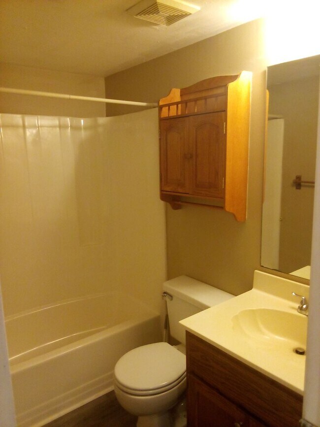 Building Photo - Tradewinds I Unit 1607