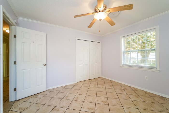 Building Photo - 1215 Rockingham Dr