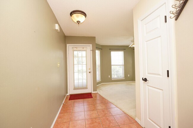 Building Photo - Great Location in Fort Walton Beach