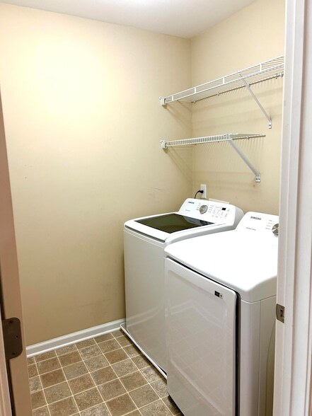 Building Photo - 2911 Maybry Dr