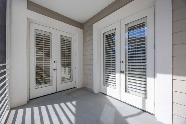 Building Photo - 828 Hideaway Cir E