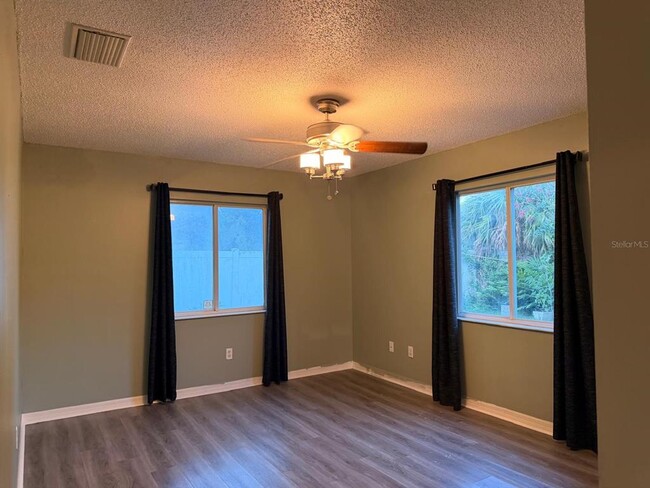 Building Photo - 104 Brewster Ln