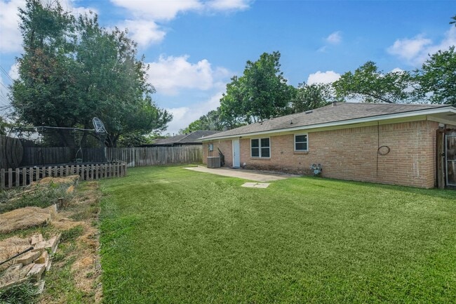 Building Photo - 12919 Westella Dr