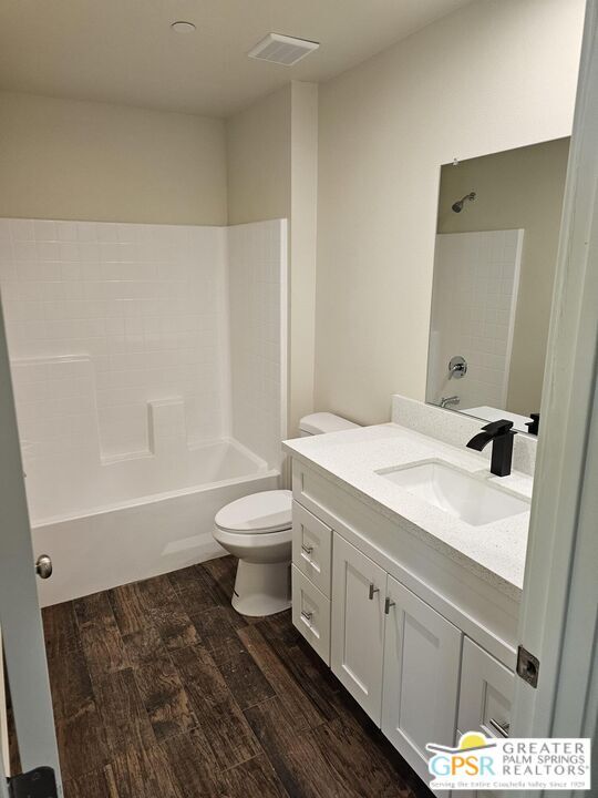 Building Photo - 13710 Cuyamaca Dr