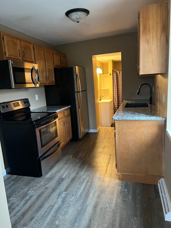 Primary Photo - 702 Gertrude St