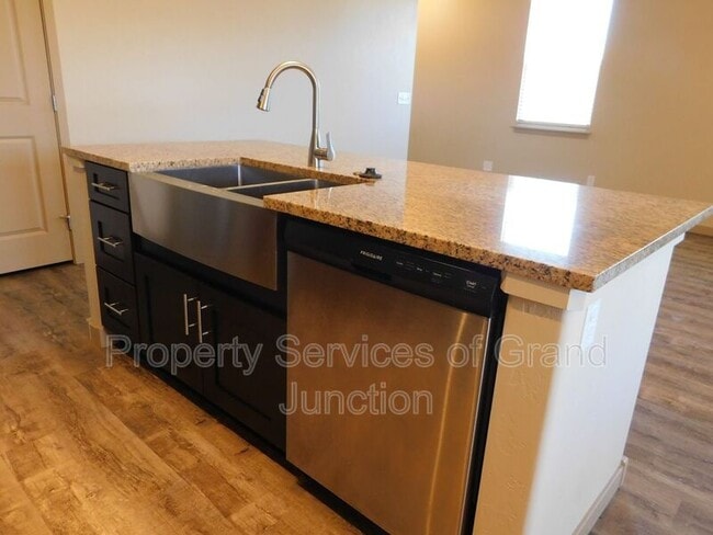 Building Photo - 592 Treviso Ct