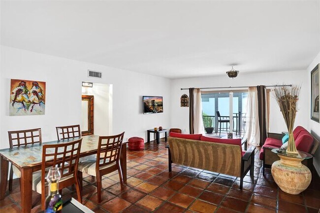 Building Photo - 1212 SE 2nd Ct