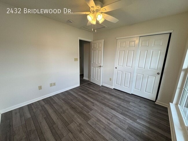 Building Photo - 2432 Bridlewood Dr