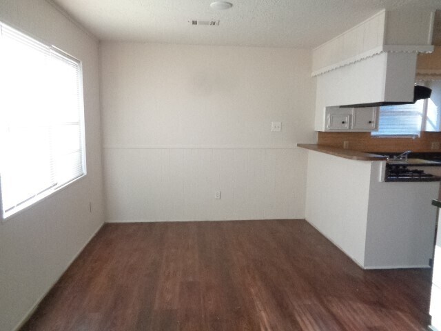 Building Photo - 15835 Cardono Ln